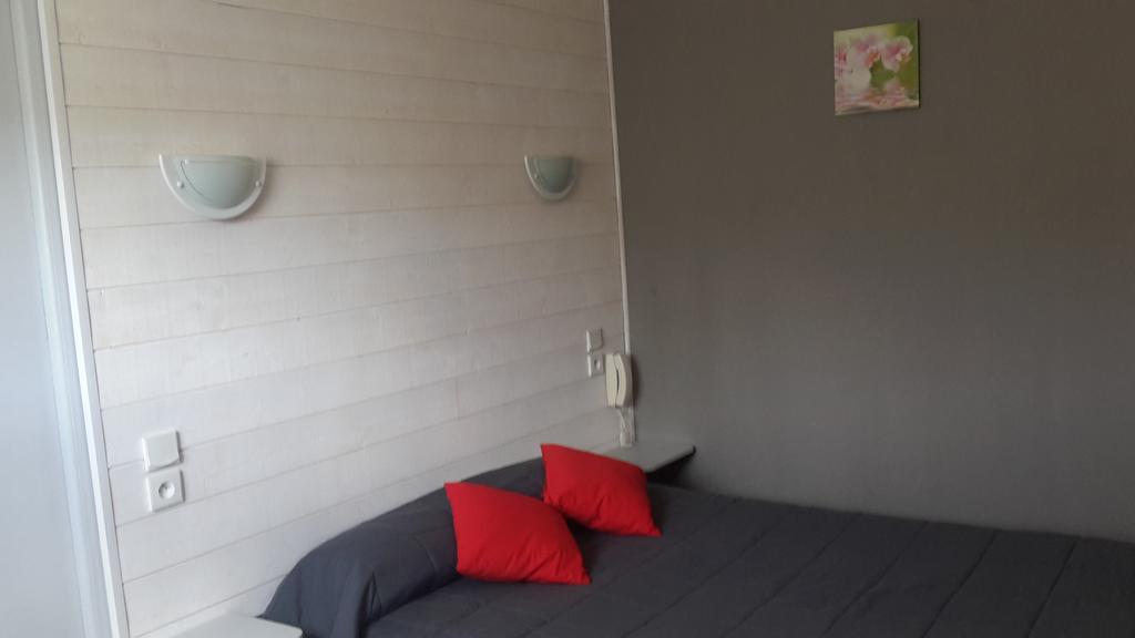 Hotel L'Oustalet Font-Romeu-Odeillo-Via Εξωτερικό φωτογραφία